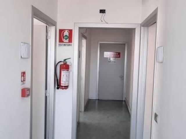 Locale Commerciale in vendita a Brusegana, Padova