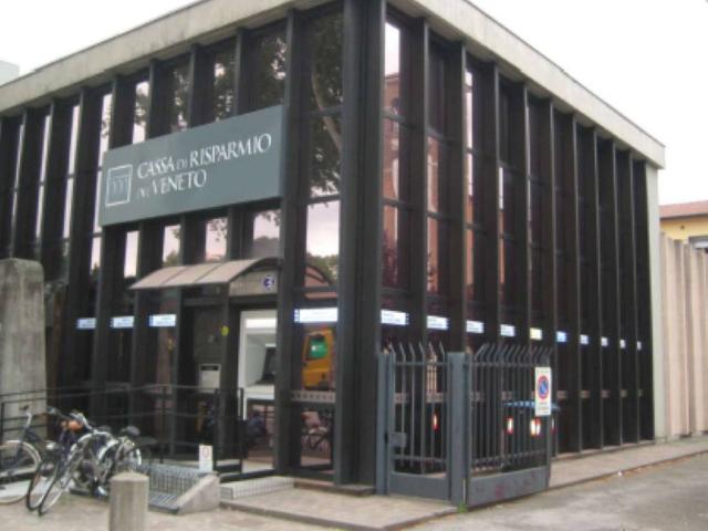Locale Commerciale in vendita a Brusegana, Padova