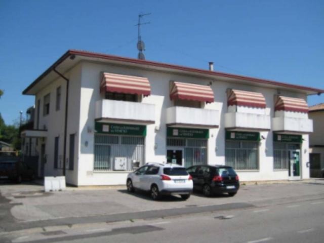 Locale Commerciale in vendita a Camin, Padova