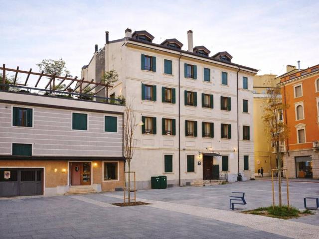 Locale Commerciale in vendita a Padova, Veneto