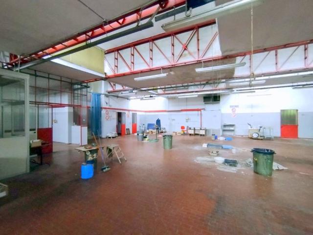 Locale Commerciale in vendita a Camin, Padova