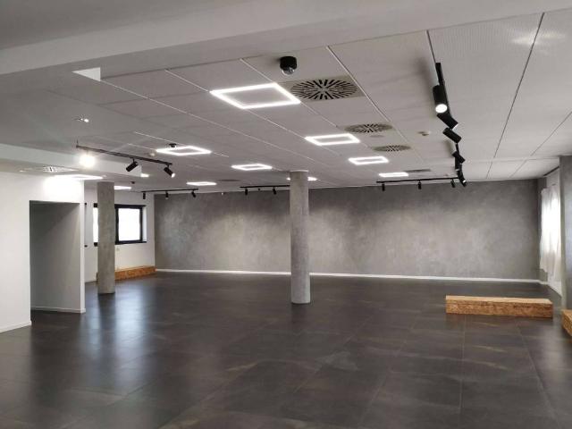 Locale Commerciale in vendita a Padova