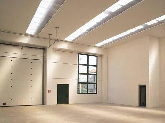 Locale Commerciale in vendita a Camin, Padova