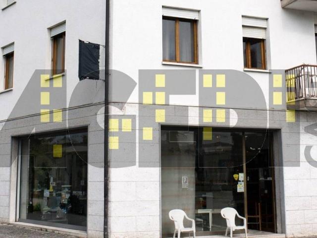 Locale Commerciale in vendita a Padova, Veneto