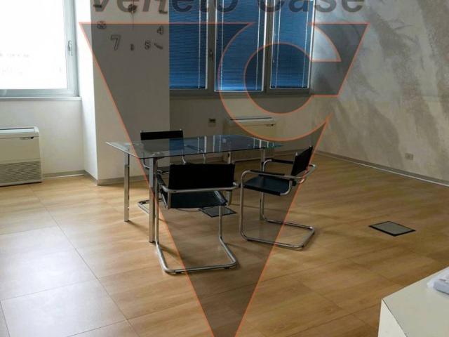 Locale Commerciale in vendita a Camin, Padova