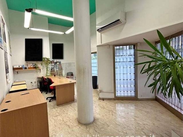 Locale Commerciale in vendita a Padova