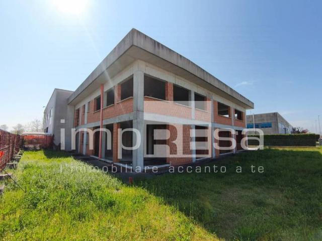 Locale Commerciale in vendita a Paese, Veneto