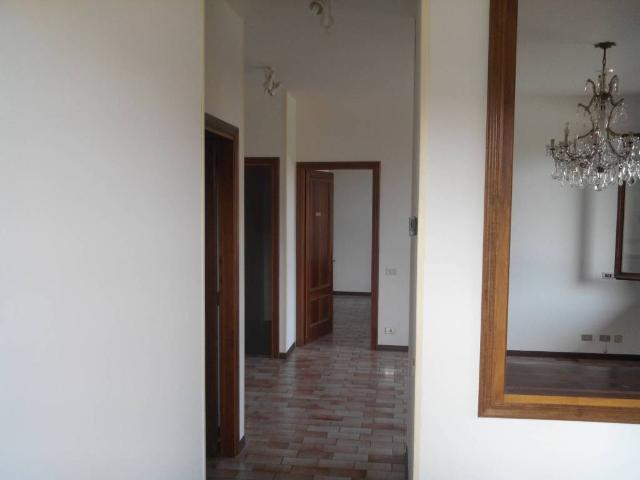 Locale Commerciale in vendita a Sovernigo, Paese
