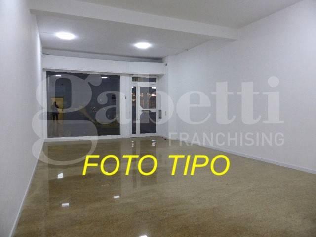 Locale Commerciale in vendita a Sovernigo, Paese