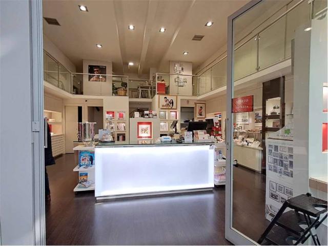 Locale Commerciale in vendita a Sovernigo, Paese