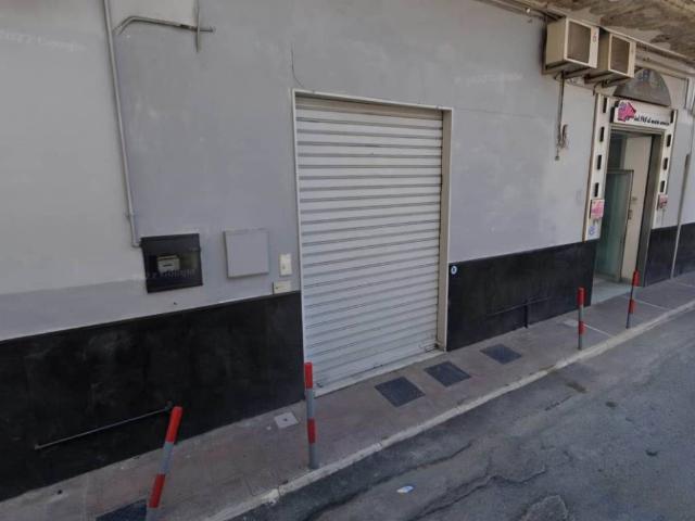 Locale Commerciale in vendita a Pagani, Campania