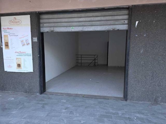 Locale Commerciale in vendita a Pagani, Campania