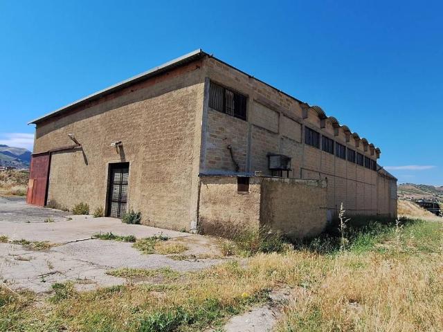 Locale Commerciale in vendita a Palagonia, Sicilia