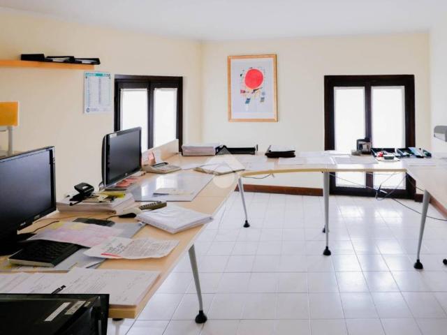 Locale Commerciale in vendita a Mura, Palazzolo Sull'oglio