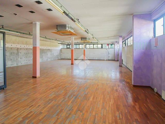 Locale Commerciale in vendita a San Rocco, Palazzolo Sull'oglio