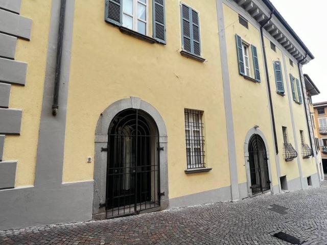 Locale Commerciale in vendita a Mura, Palazzolo Sull'oglio