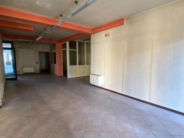 Locale Commerciale in vendita a San Rocco, Palazzolo Sull'oglio