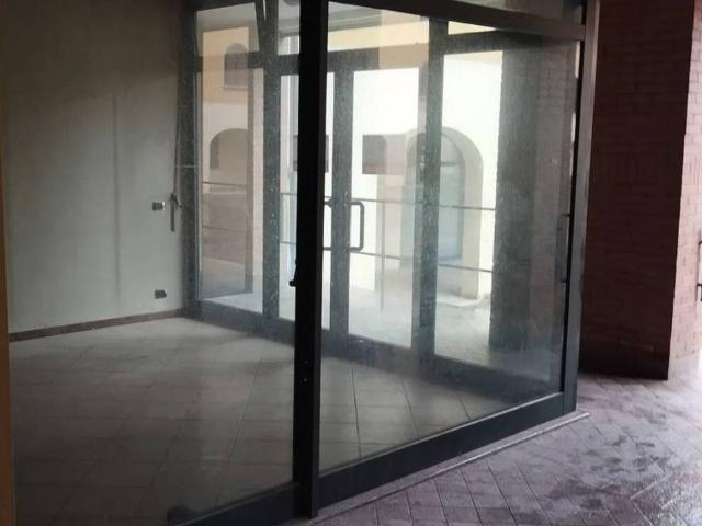 Locale Commerciale in vendita a San Rocco, Palazzolo Sull'oglio