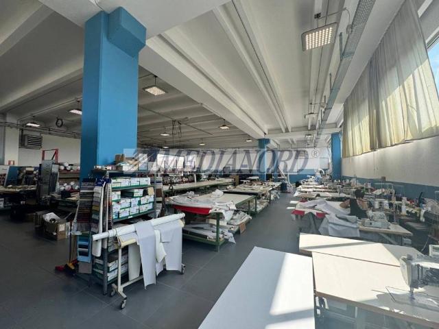 Locale Commerciale in vendita a San Rocco, Palazzolo Sull'oglio