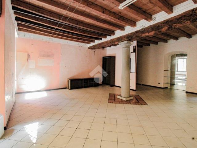 Locale Commerciale in vendita a Mura, Palazzolo Sull'oglio