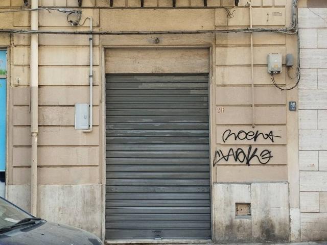 Locale Commerciale in vendita a VIII Circoscrizione, Palermo