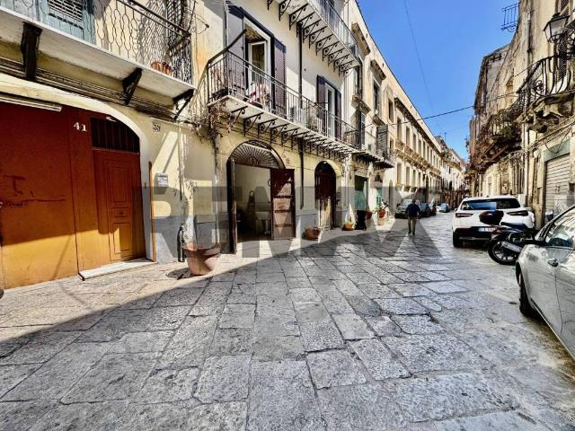 Locale Commerciale in vendita a I Circoscrizione, Palermo