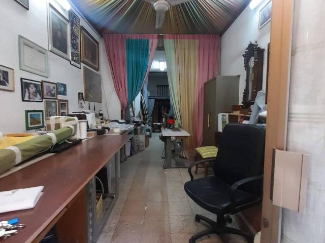 Locale Commerciale in vendita a VIII Circoscrizione, Palermo