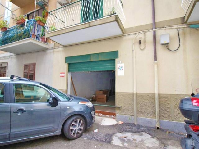 Locale Commerciale in vendita a IV Circoscrizione, Palermo