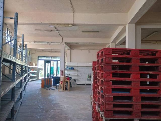 Locale Commerciale in vendita a III Circoscrizione, Palermo