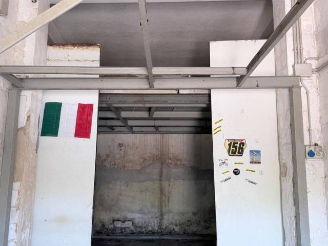 Locale Commerciale in vendita a III Circoscrizione, Palermo
