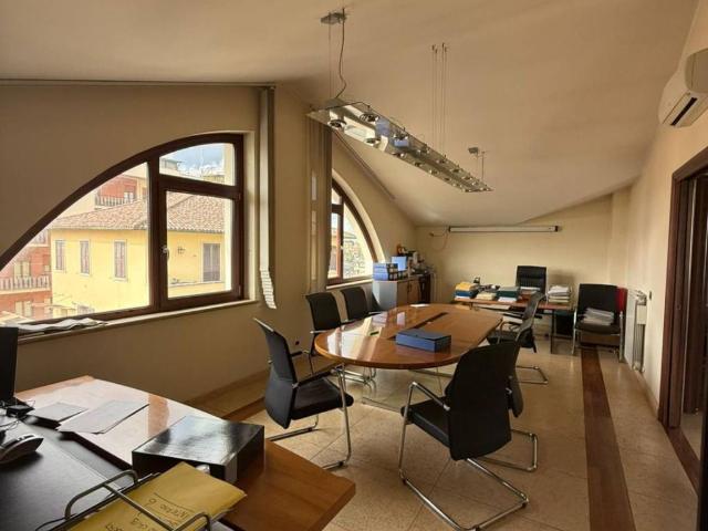 Locale Commerciale in vendita a Colombella, Roma Capitale