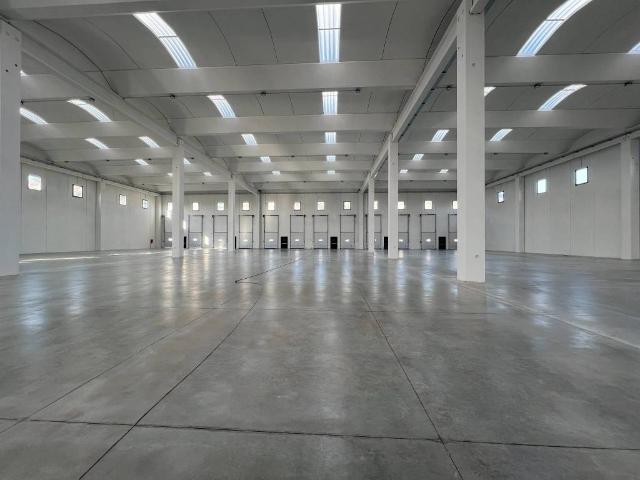 Locale Commerciale in vendita a Palma Campania, Campania
