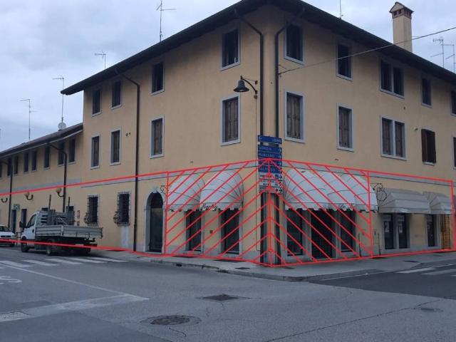 Locale Commerciale in vendita a Palmanova, Friuli-Venezia Giulia