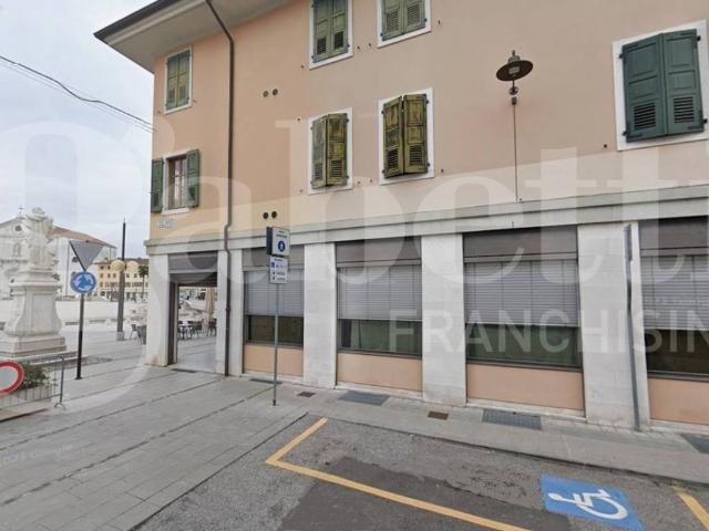 Locale Commerciale in vendita a Palmanova, Friuli-Venezia Giulia