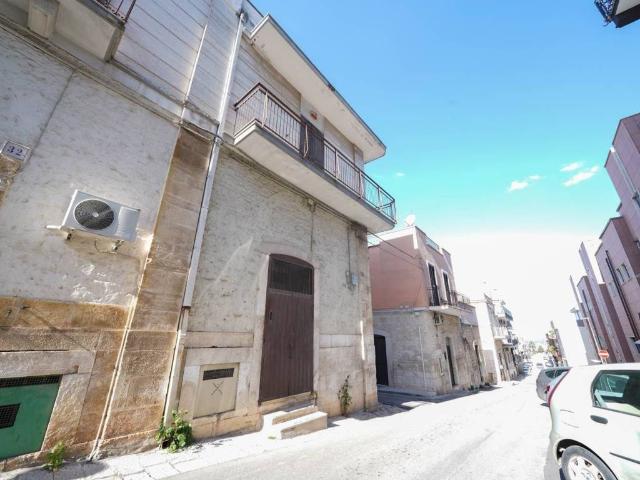 Locale Commerciale in vendita a Puglia, Bari