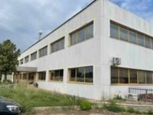 Locale Commerciale in vendita a Puglia, Bari