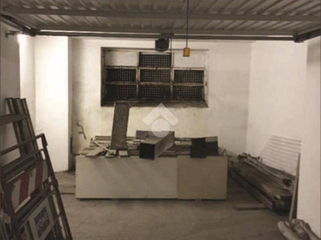 Locale Commerciale in vendita a Palosco, Lombardia