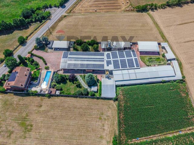 Locale Commerciale in vendita a Palosco, Lombardia