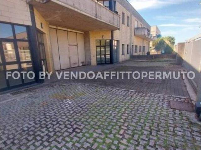 Locale Commerciale in vendita a Palosco, Lombardia