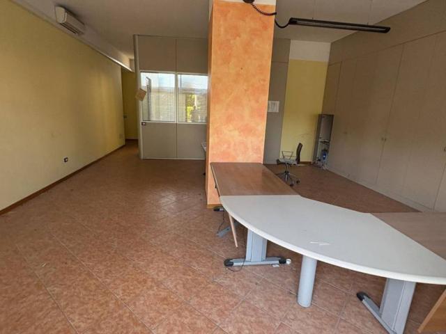 Locale Commerciale in vendita a Palosco, Lombardia
