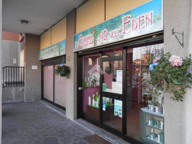 Locale Commerciale in vendita a Pandino, Lombardia