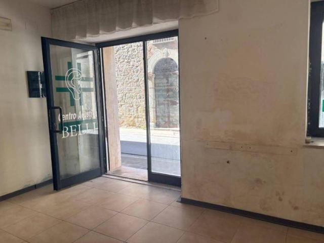 Locale Commerciale in vendita a Tavernelle, Panicale