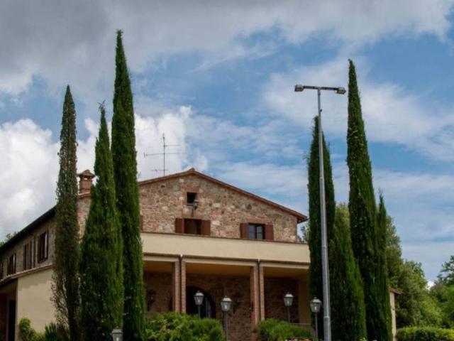 Locale Commerciale in vendita a Panicale, Umbria