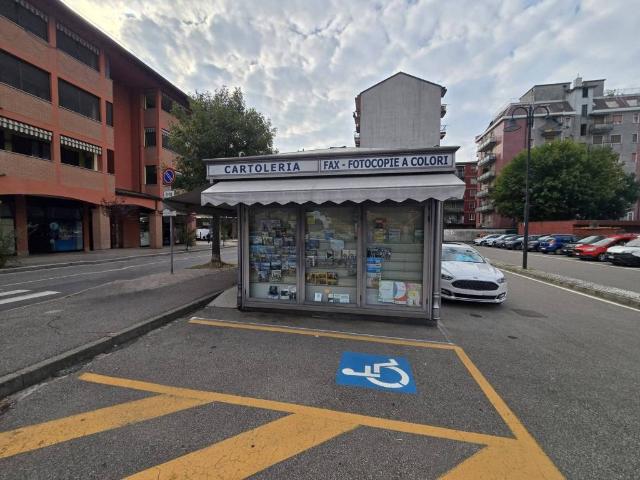 Locale Commerciale in vendita a Pantigliate, Milano