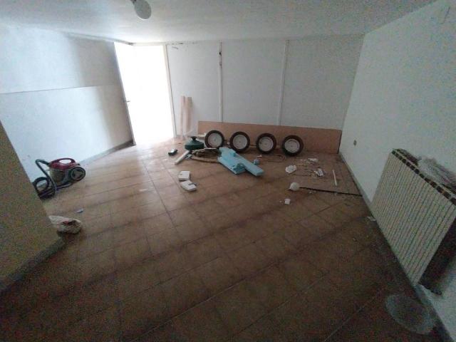 Locale Commerciale in vendita a Puglia, Lecce