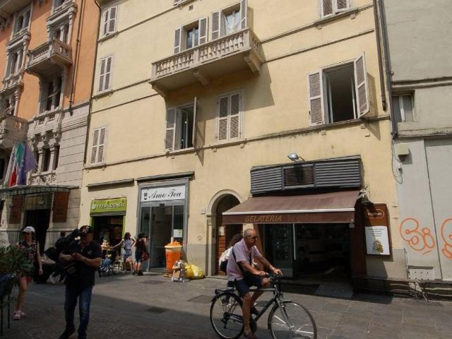 Locale Commerciale in vendita a Parma Centro, Parma