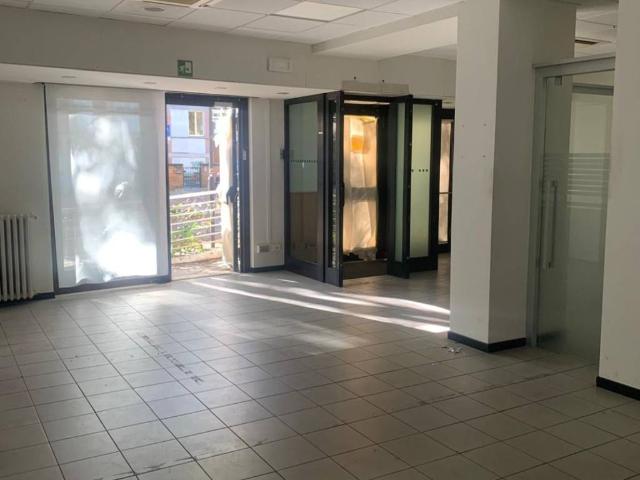 Locale Commerciale in vendita a Sorbolo, Reggio Emilia