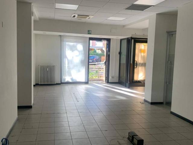 Locale Commerciale in vendita a Sorbolo, Reggio Emilia