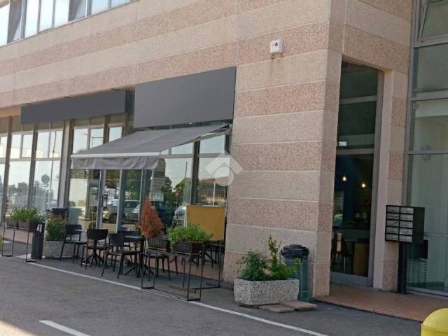 Locale Commerciale in vendita a Pilastrello, Parma