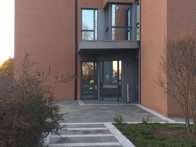 Locale Commerciale in vendita a Scarzara, Sorbolo